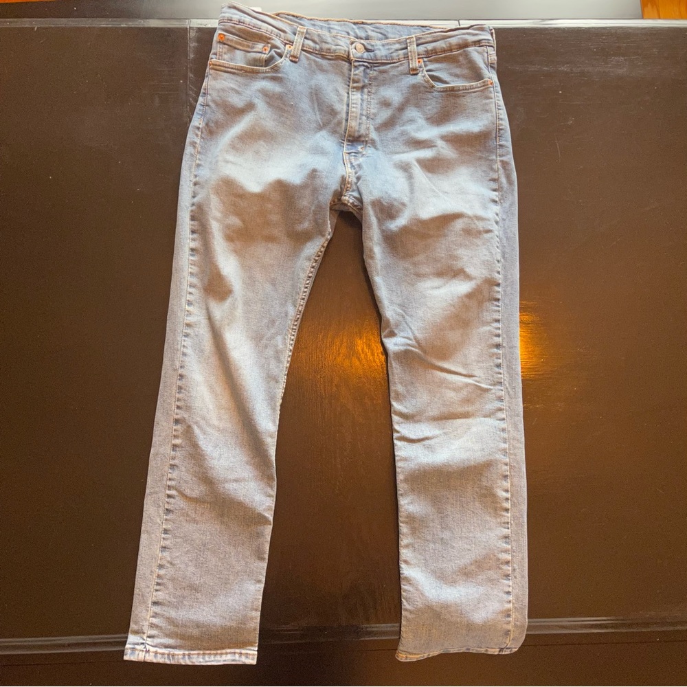 FREE in Bundle Levi’s Light Wash Denim No Tags 34x32 ESTIMATED Mystery Sale